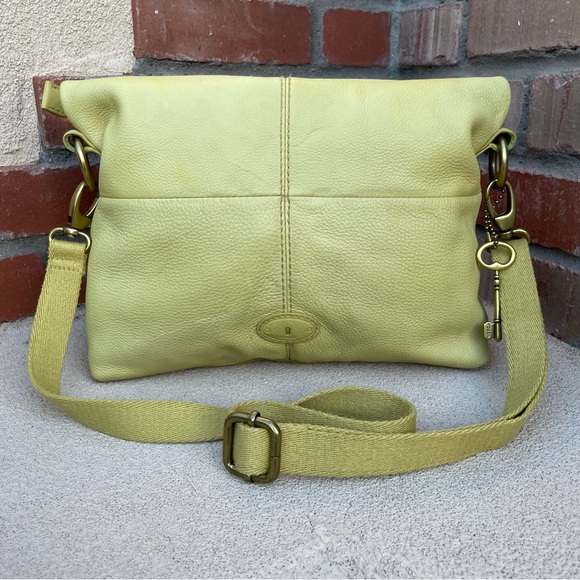 Fossil💛Genuine Leather Modern Cargo Foldover Crossbody Bag in Butter Yellow - Picture 6 of 15